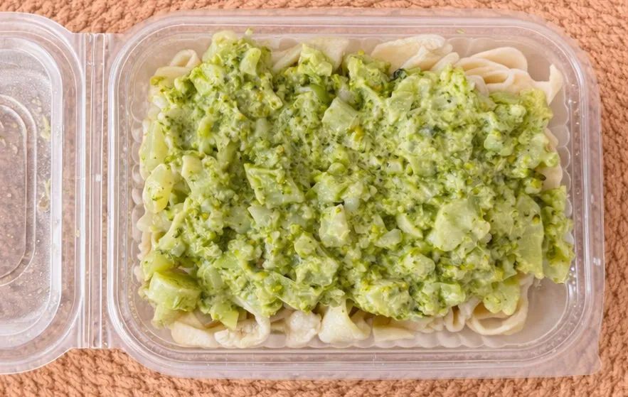 Fideos con salsa de brócoli