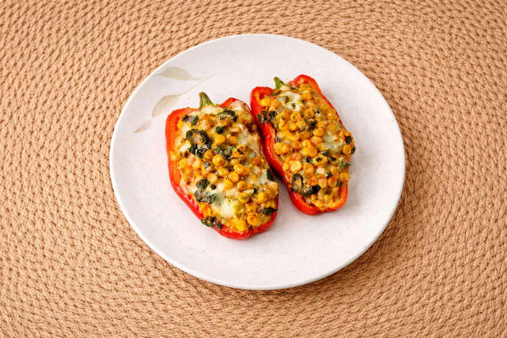 Morrón relleno con vegetales y queso light